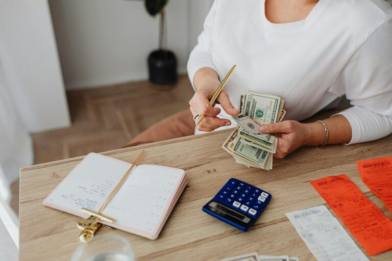 Simple Budget Habits to Improve Your Everyday Life