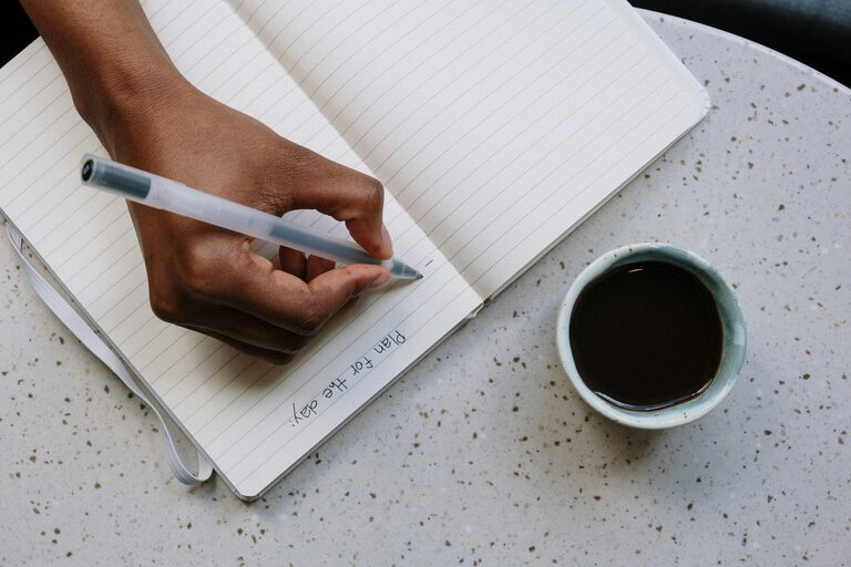 How to Journal for Clarity and Focus: A Simple Guide
